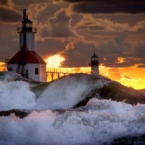 Meet your Posher, Leona